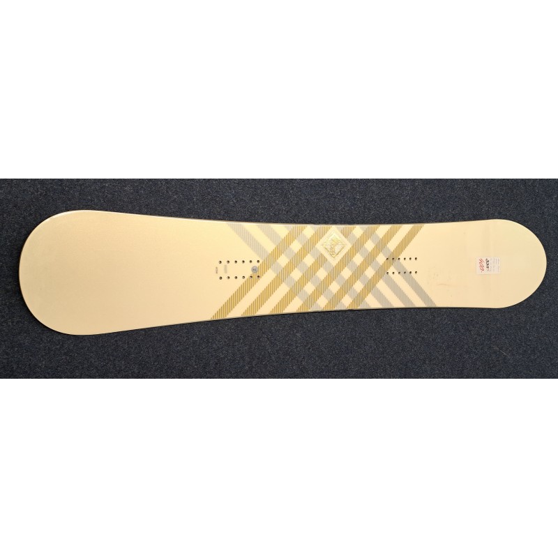 Atomic Polarity Snowboard (beige), inklusiv Bindung May Tay