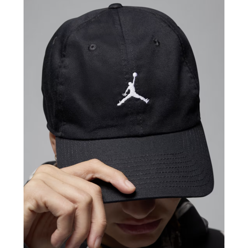 Nike Jordan Club Unstrukturierte Cap mit gebogenem Schirm, schwarz/weiss