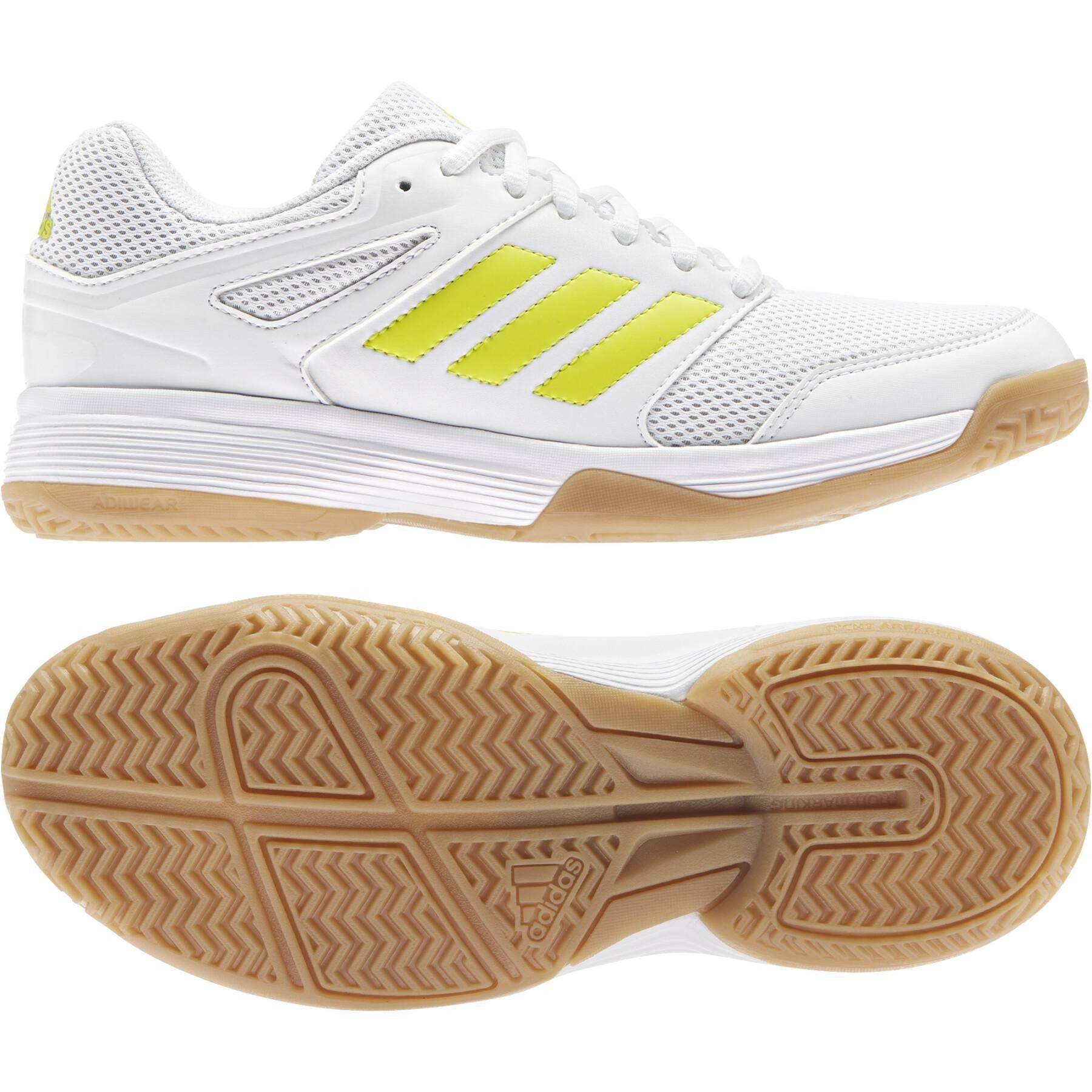 Adidas Speedcourt Hallenschuh, weiss/gelb