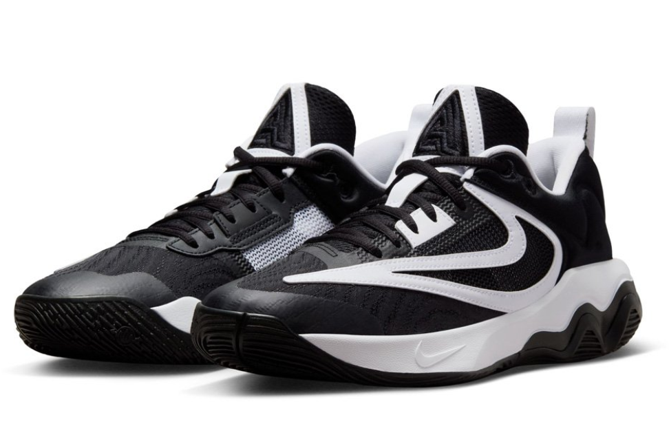 Nike Giannis Immortality 3 Basketballschuh, schwarz/weiss